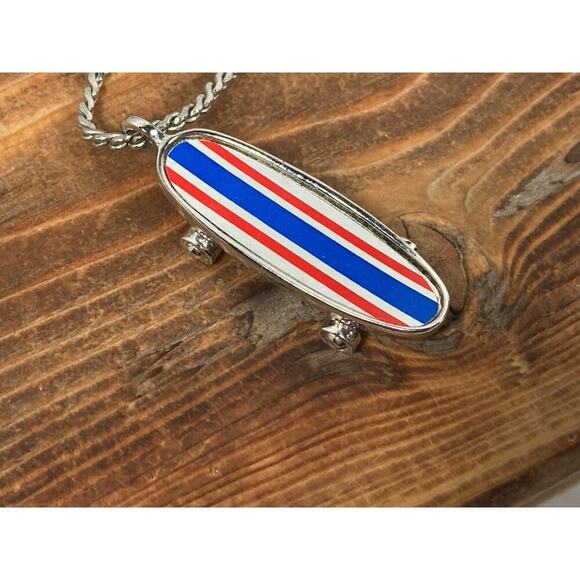 Vintage 1979 Avon Silver Skateboard Pendant Chain Necklace 16.5” - Picture 8 of 10